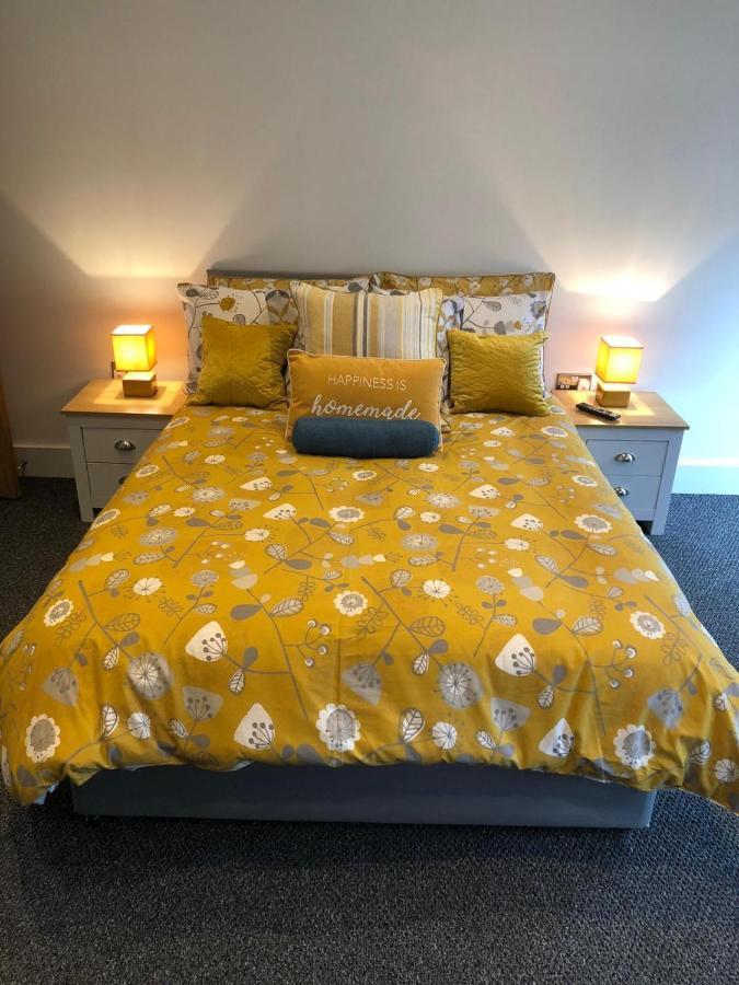 Marine Villa Hotel & Suites - Close To Beach, Train Station & Southend Airport Eksteriør bilde