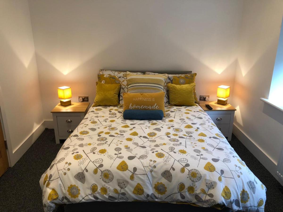 Marine Villa Hotel & Suites - Close To Beach, Train Station & Southend Airport Eksteriør bilde