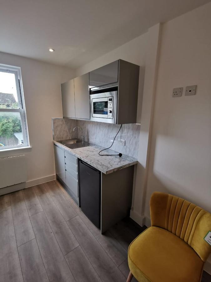 Marine Villa Hotel & Suites - Close To Beach, Train Station & Southend Airport Eksteriør bilde