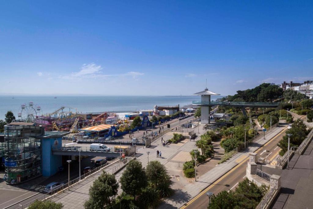 Marine Villa Hotel & Suites - Close To Beach, Train Station & Southend Airport Eksteriør bilde